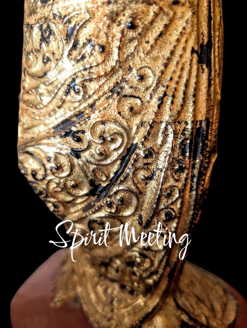 ミャンマー　ナッちゃん　100歳　ナット　精霊信仰　女性霊供養　　呪物