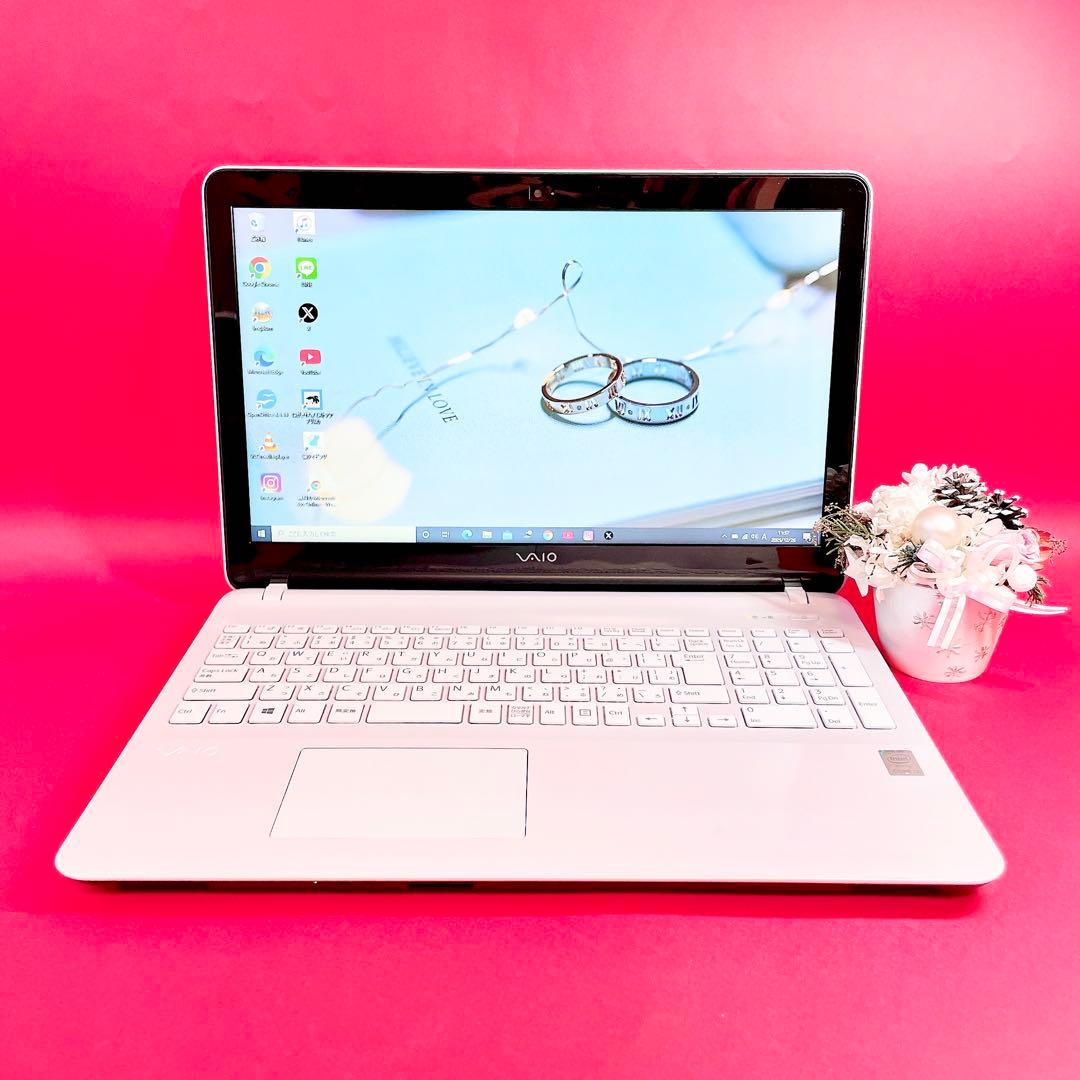 たっぷり大容量1TB❣️大人気VAIO薄型ノートパソコン✨️おしゃれ白✨️カメラ付き