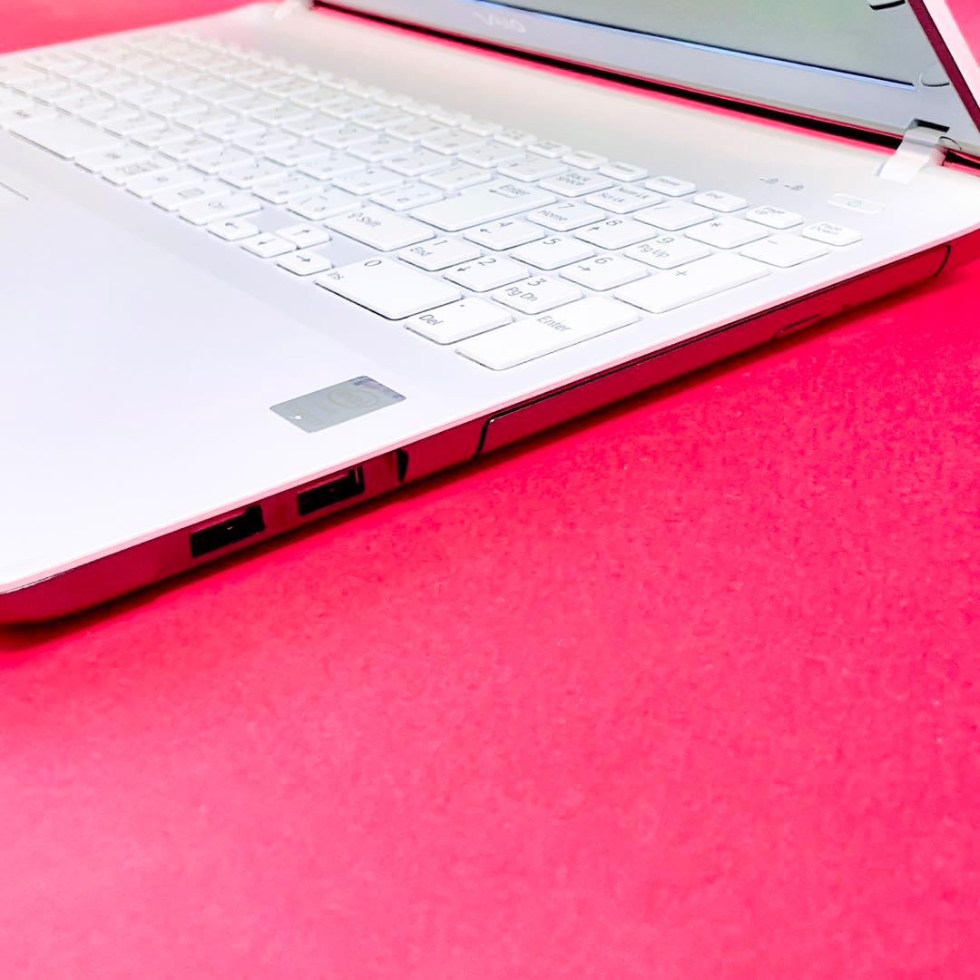 たっぷり大容量1TB❣️大人気VAIO薄型ノートパソコン✨️おしゃれ白✨️カメラ付き