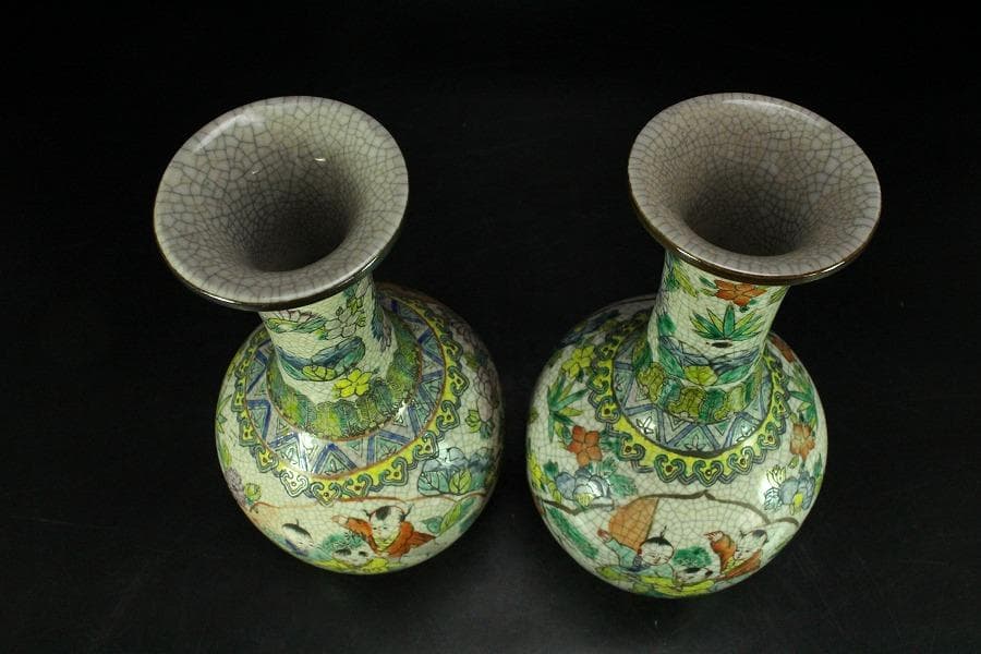 中国美術 色絵 唐子草花紋 瓶 一対 旧家蔵出(MG999)