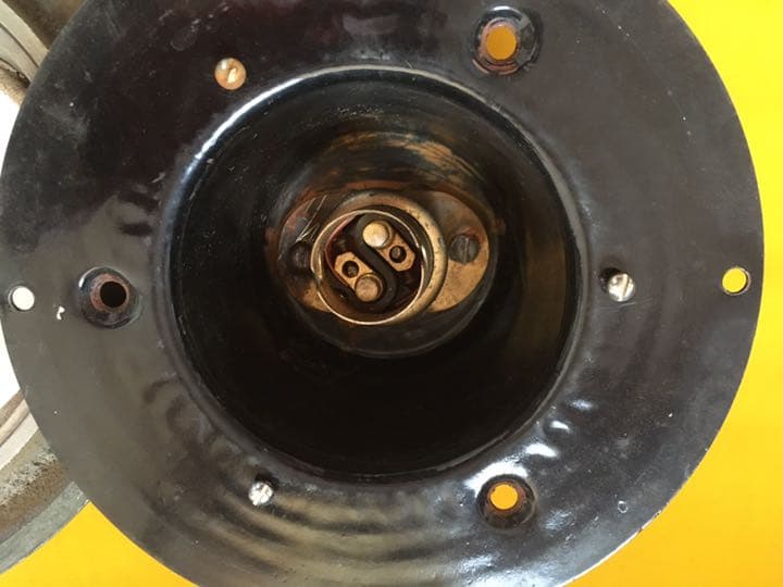 木造鉄道車両の室内灯。小糸製1959年。