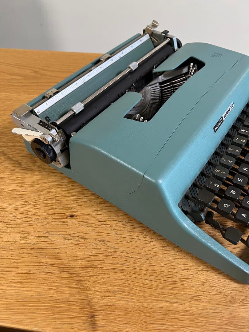 タイプライター / Olivetti Lettera 32