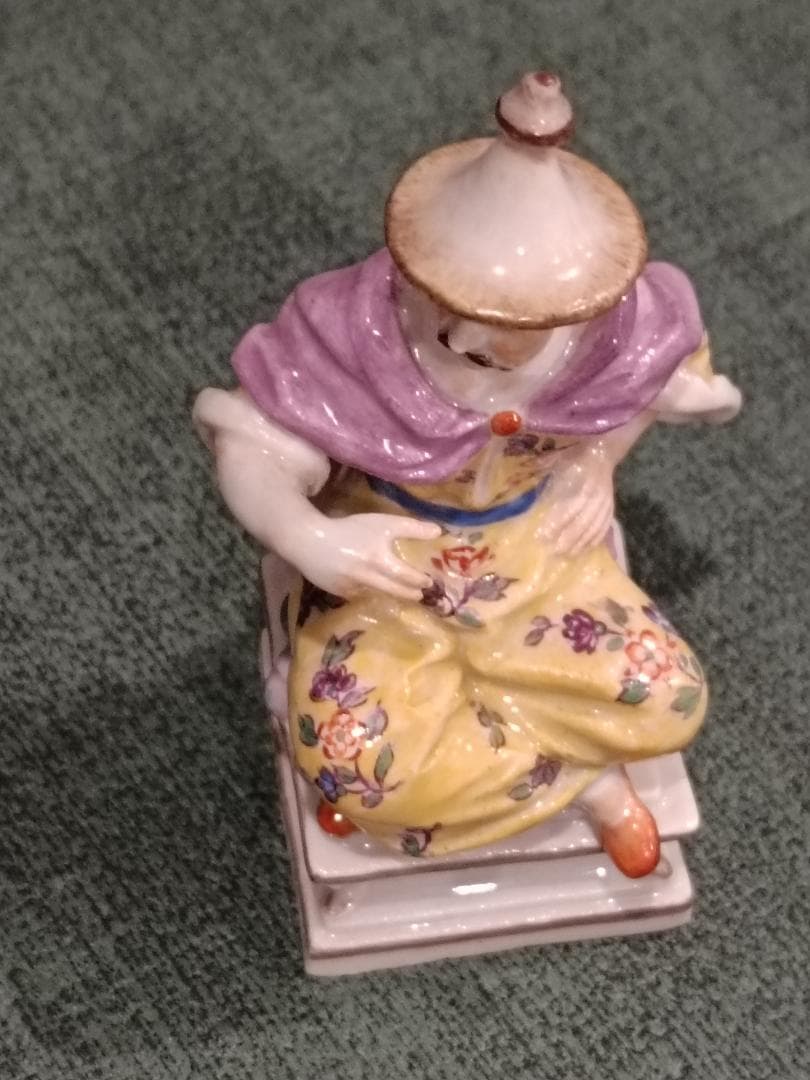 陶器製 男性フィギュリン