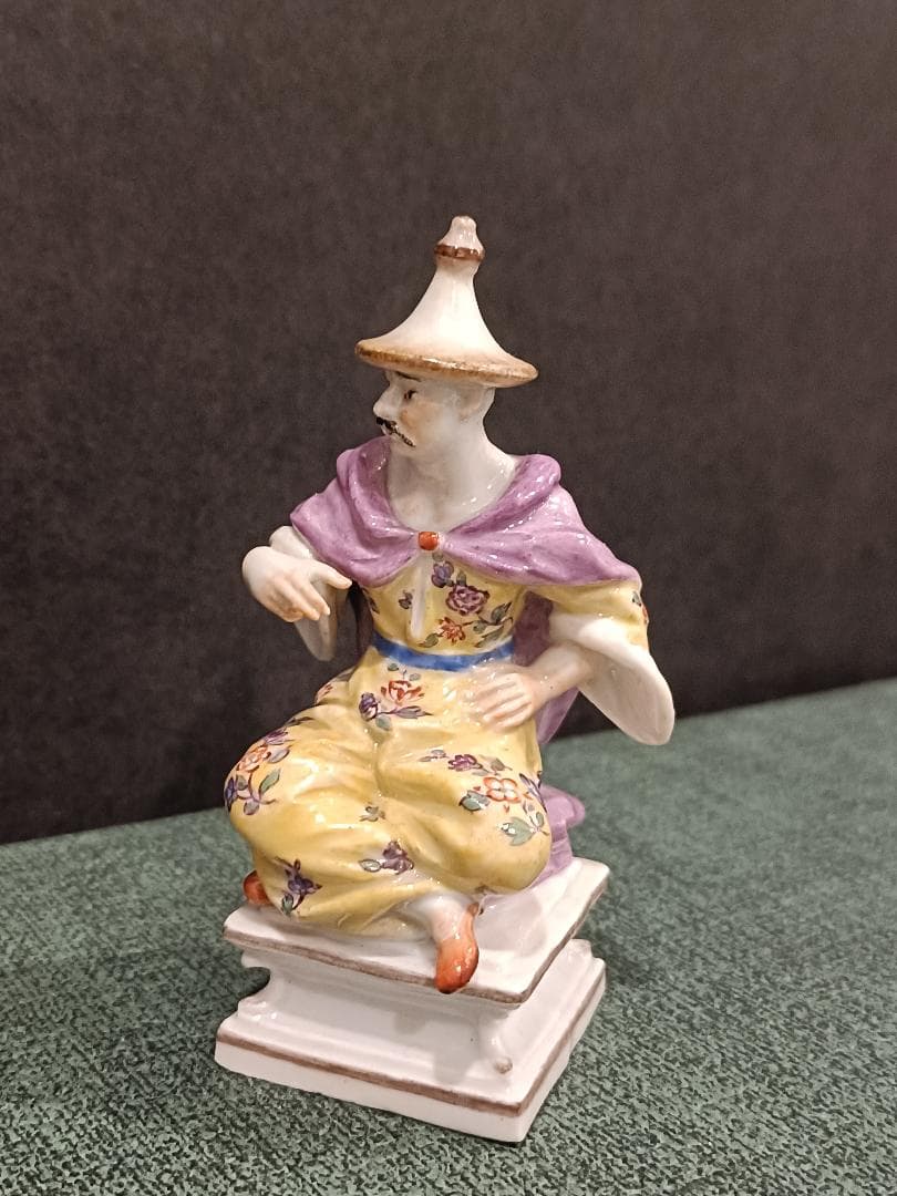 陶器製 男性フィギュリン