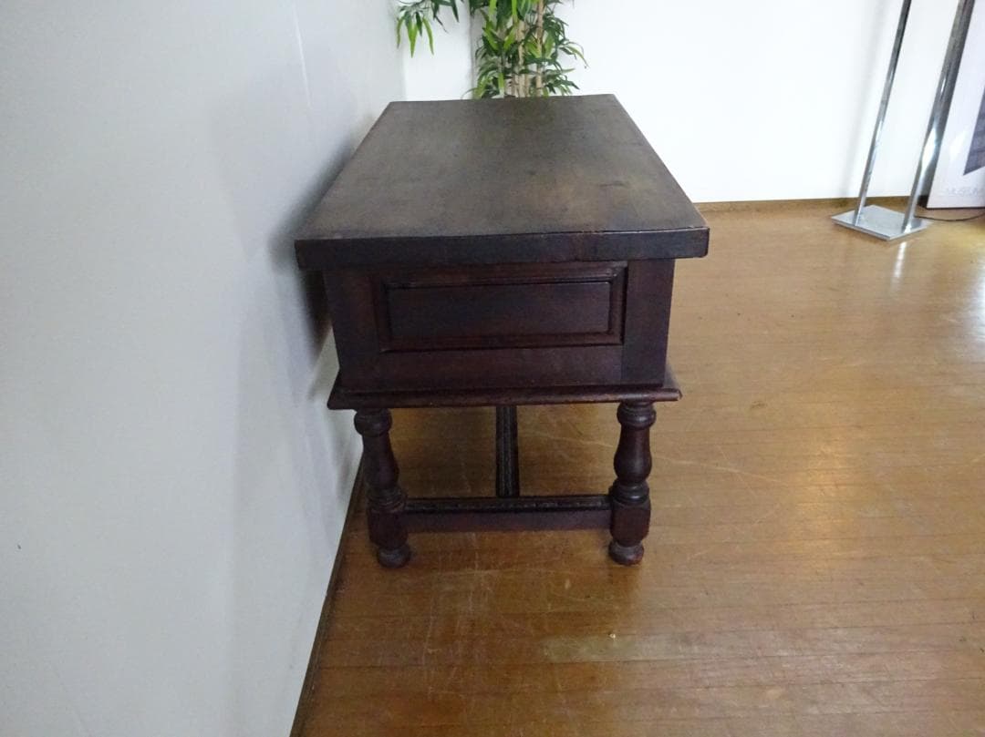 アンティーク家具　コンソールテーブル　キャビネット　収納家具