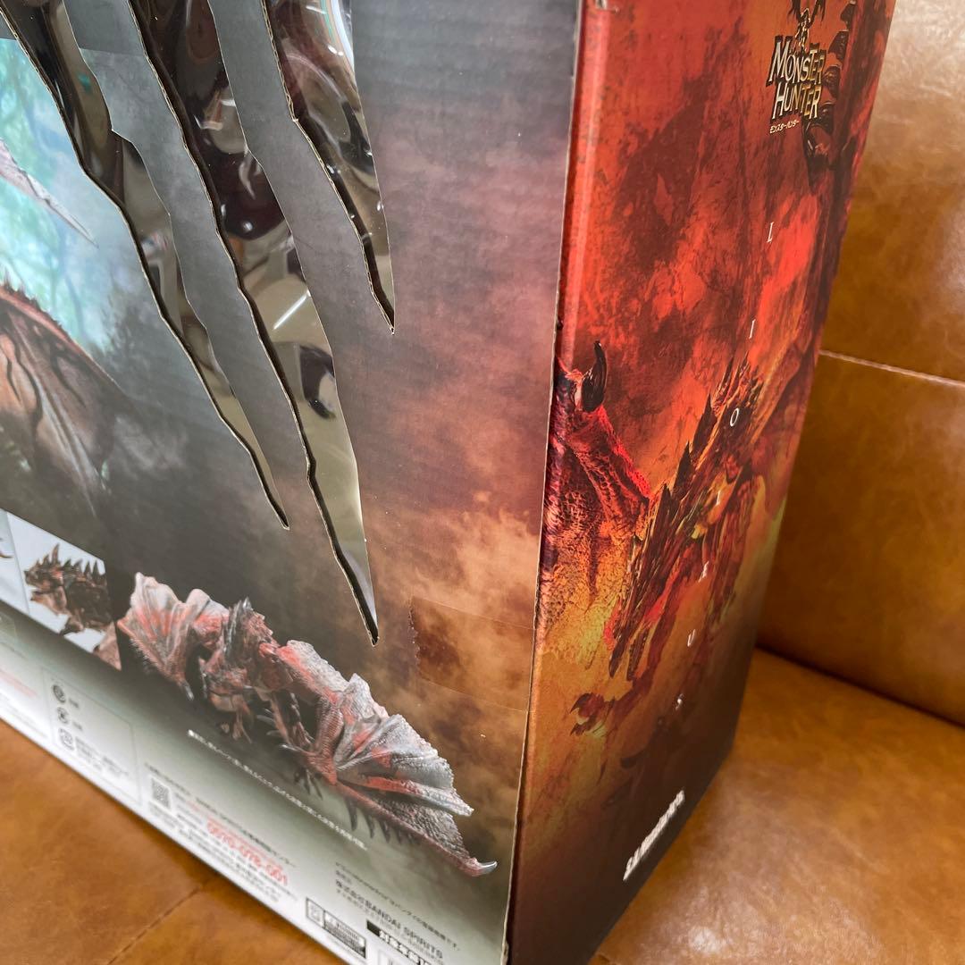 S.H.モンスターアーツ　リオレウス モンスターハンター　新品　モンハン