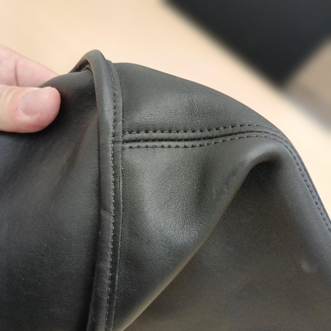 COACH ブラックレザーショルダーバッグ