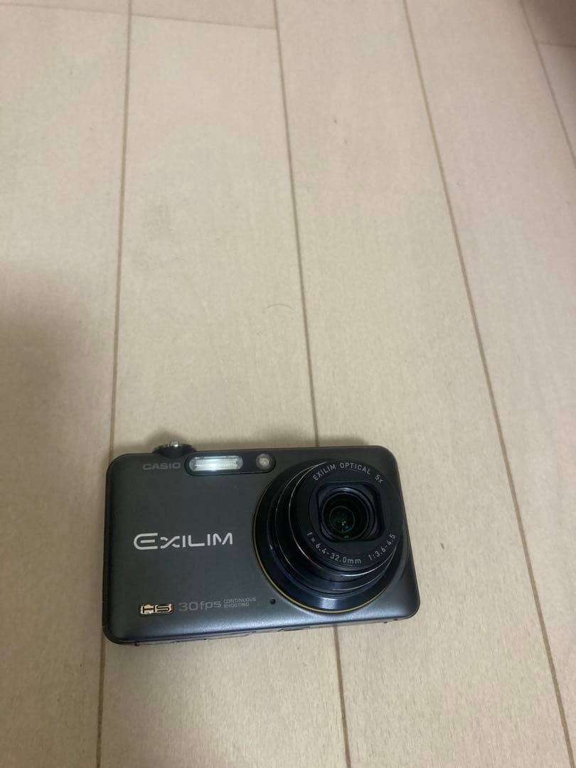 EXILIM EX-FC100 コンパクトデジタルカメラ　動作確認済み