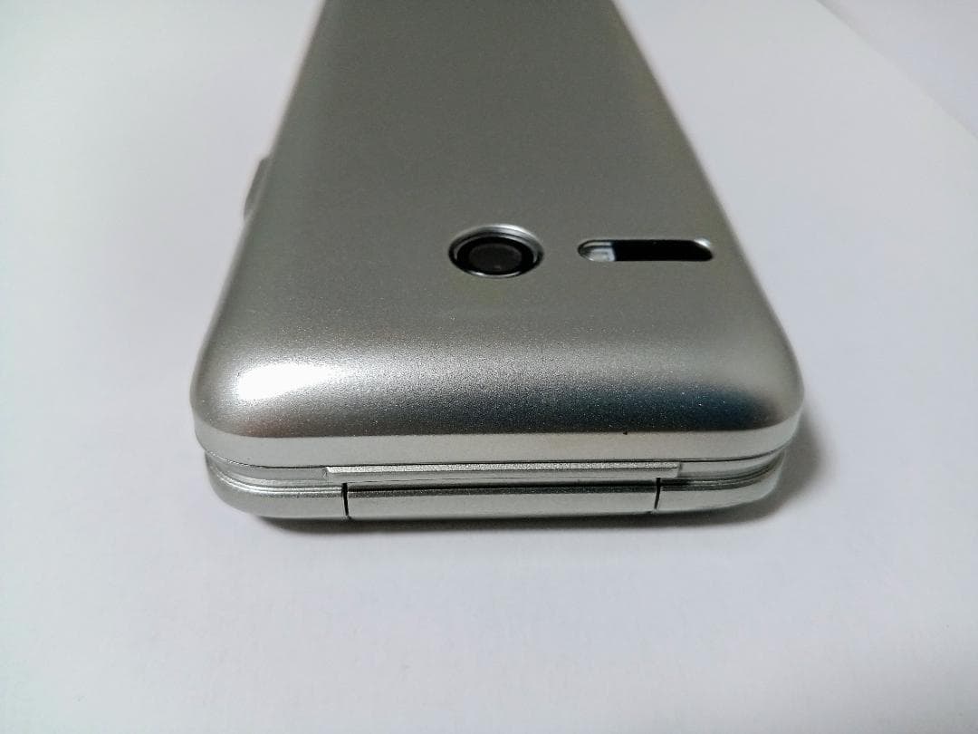 ☆ au かんたんケータイ ライト KYF43 シャンパンゴールド