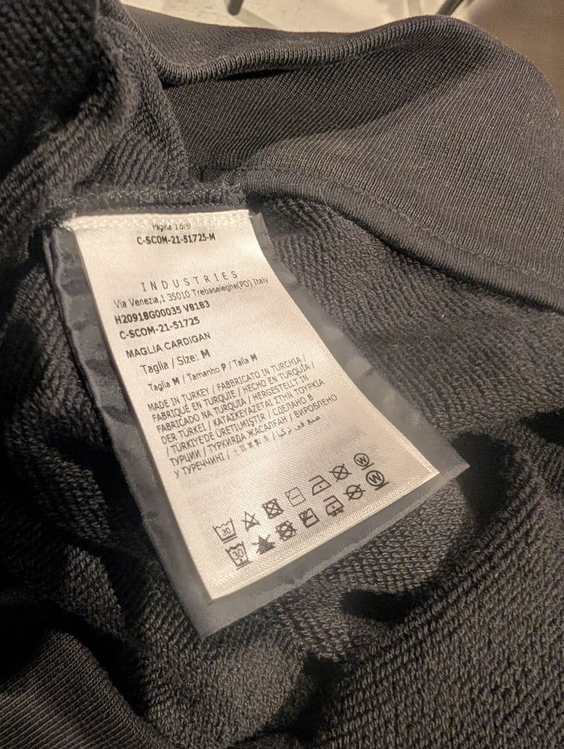 【限定値下げ】MONCLER ブラック フード付きパーカー　M