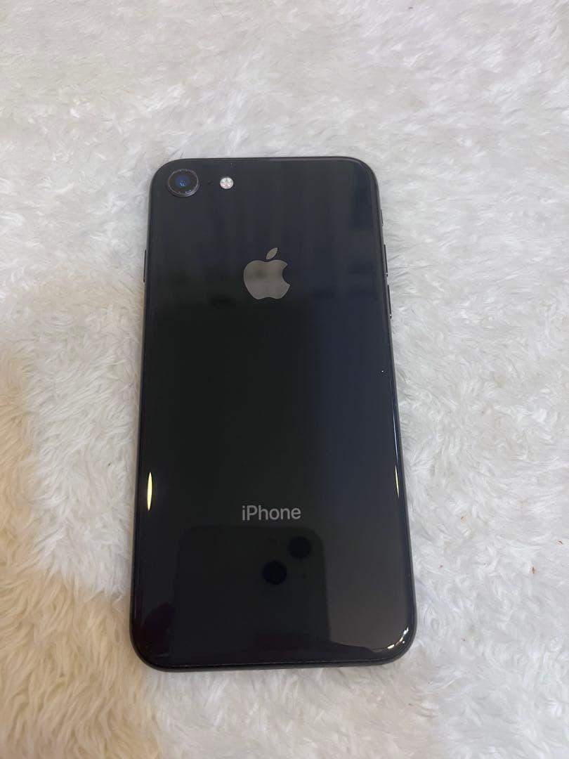 Apple iPhone 8 ブラック　64G