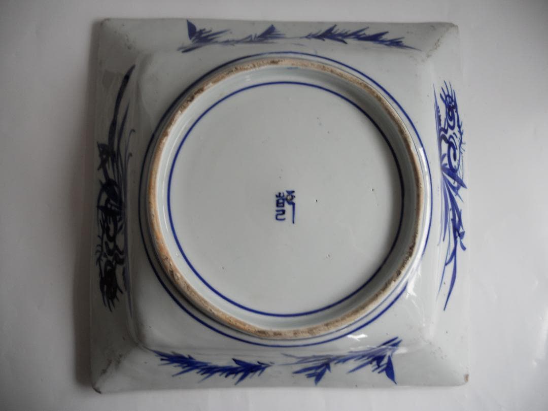 古伊万里 青磁染付 竹に雀 青磁 染付 超希少 大皿 です。