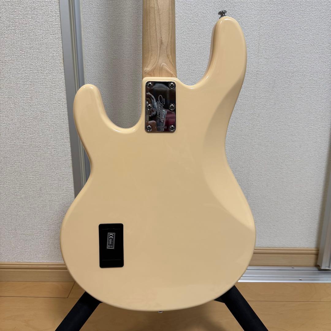 【美品】Sterling by Music Man Sub Ray4 アイボリー