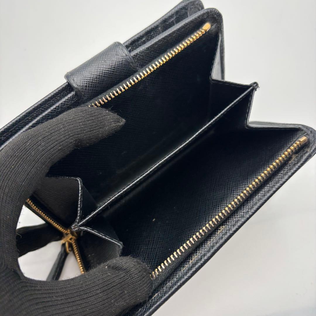 極美品　プラダ　PRADA 二つ折り財布　サフィアーノ　レザー　ブラック