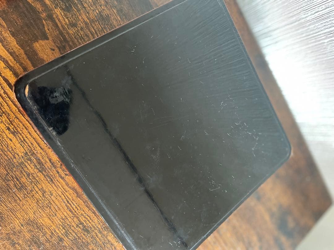 扇形装飾の赤い重箱