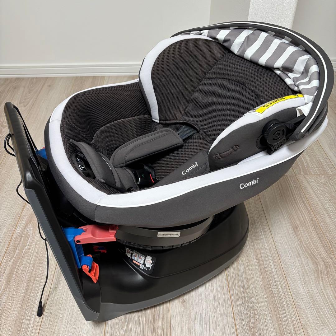 チャイルドシート combi