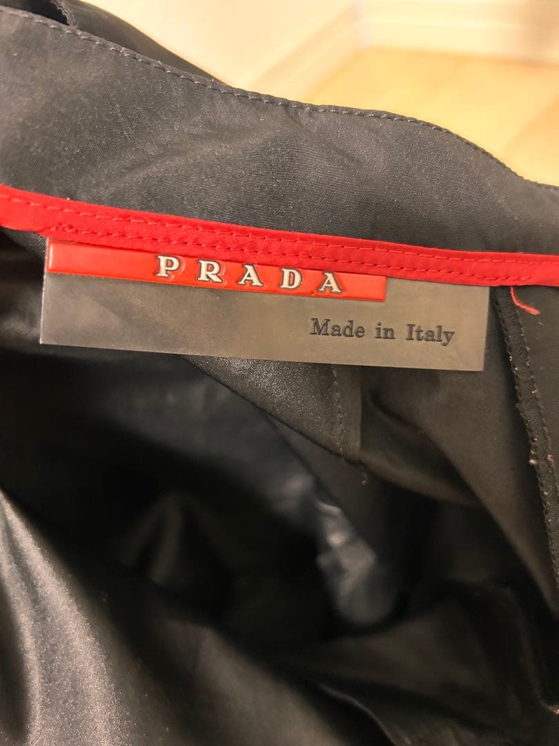 PRADA プラダ　サイズ38　黒色スカート 専用ベルト付き