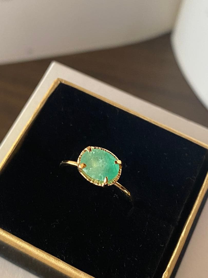 ぽー　エメラルド高貴リング
