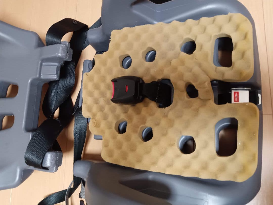 Combi 車用チャイルドシート グレー　ジョイトリップ