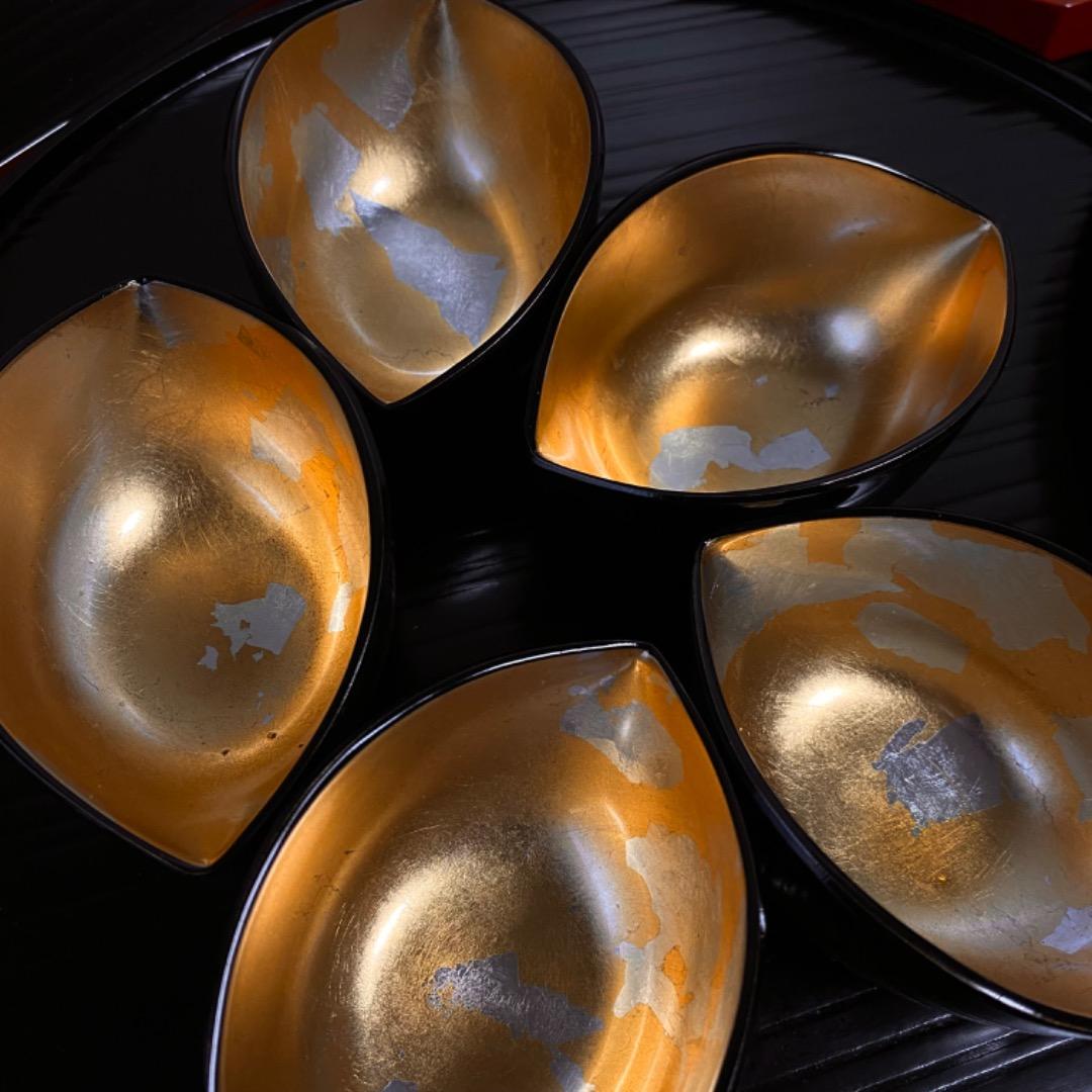 珍味入れ&半月膳５客 セット 金箔 山中塗 手描蒔絵 小皿 金彩 小鉢 正月