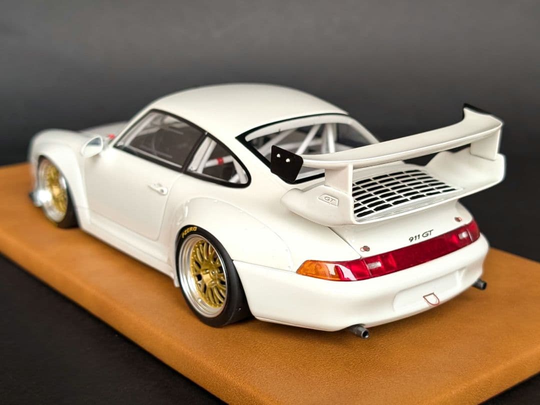 GTスピリット 1/18 PORSCHE 911 (993) GT2 EVO