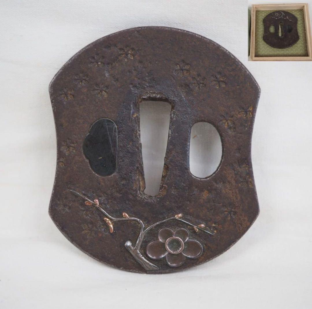 送料無料 江戸時代　銀象嵌　梅花文鍔　木箱付　刀剣美術