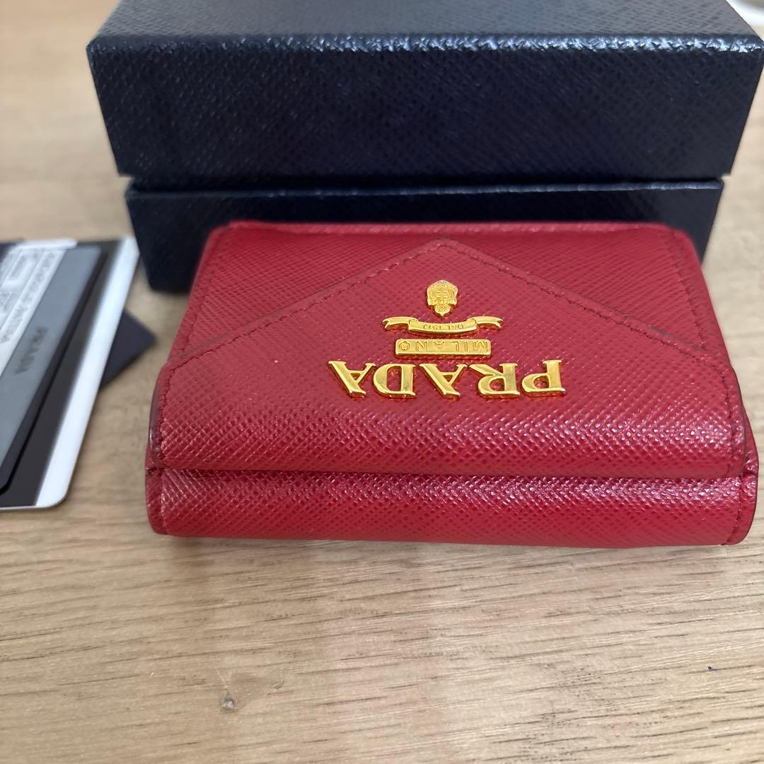PRADA☆サフィアーノ レッド 財布　★お値下げしました✨