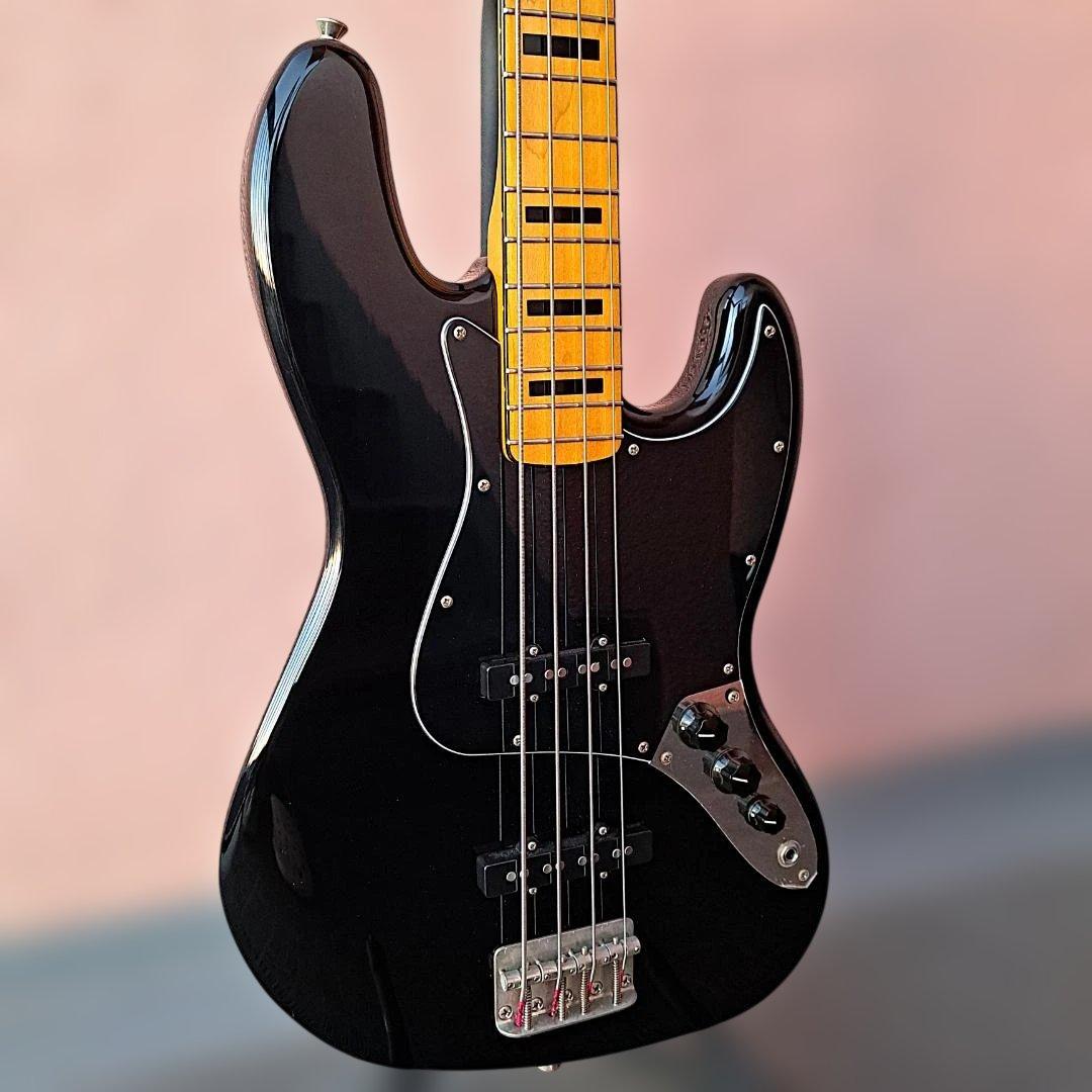 ■Squier Fender Classic Vibe 70 Jazz Bass