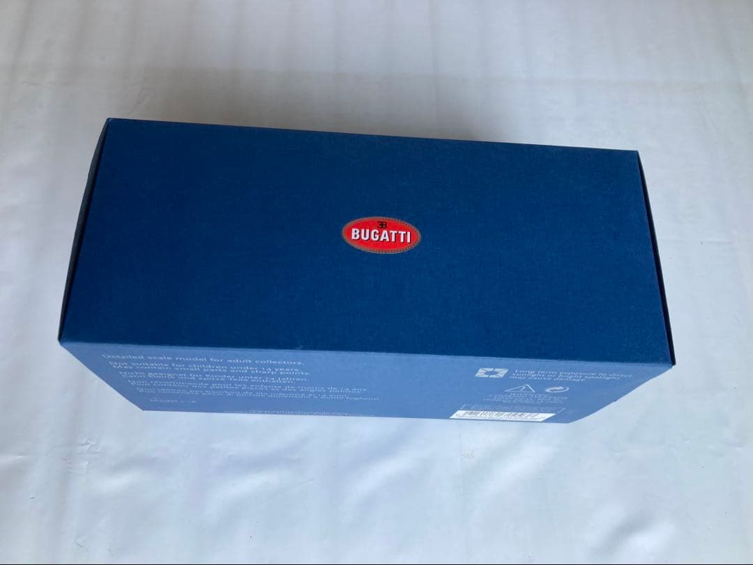 AUTOart 1/18 ブガッティ タイプ ダイキャストモデル