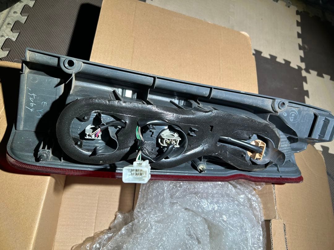 ハイエース 2型 美品純正テールランプ左右セット