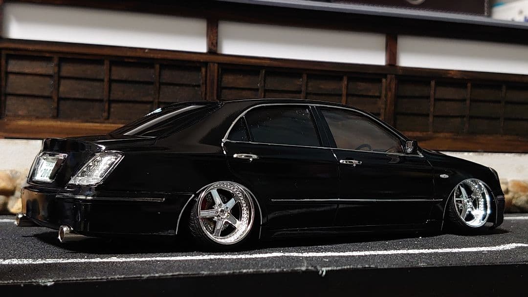 1/24 アオシマ クラウン 18マジェスタ 完成品