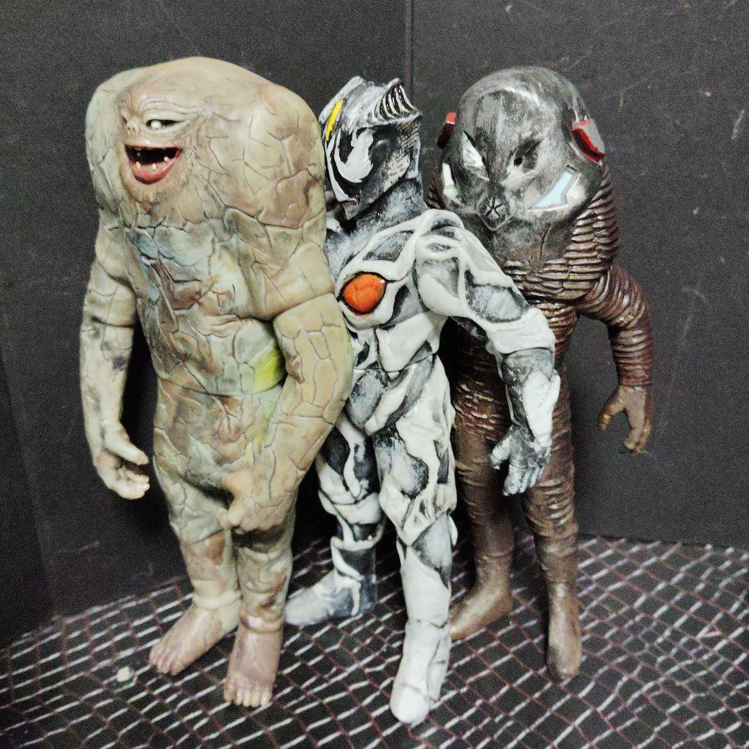 上野淳子ウルトラ怪獣旧型ソフビ
