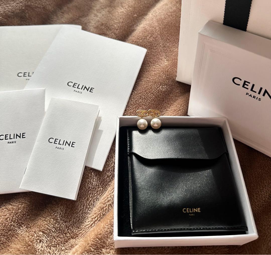 CELINE トリオンフ パールピアス