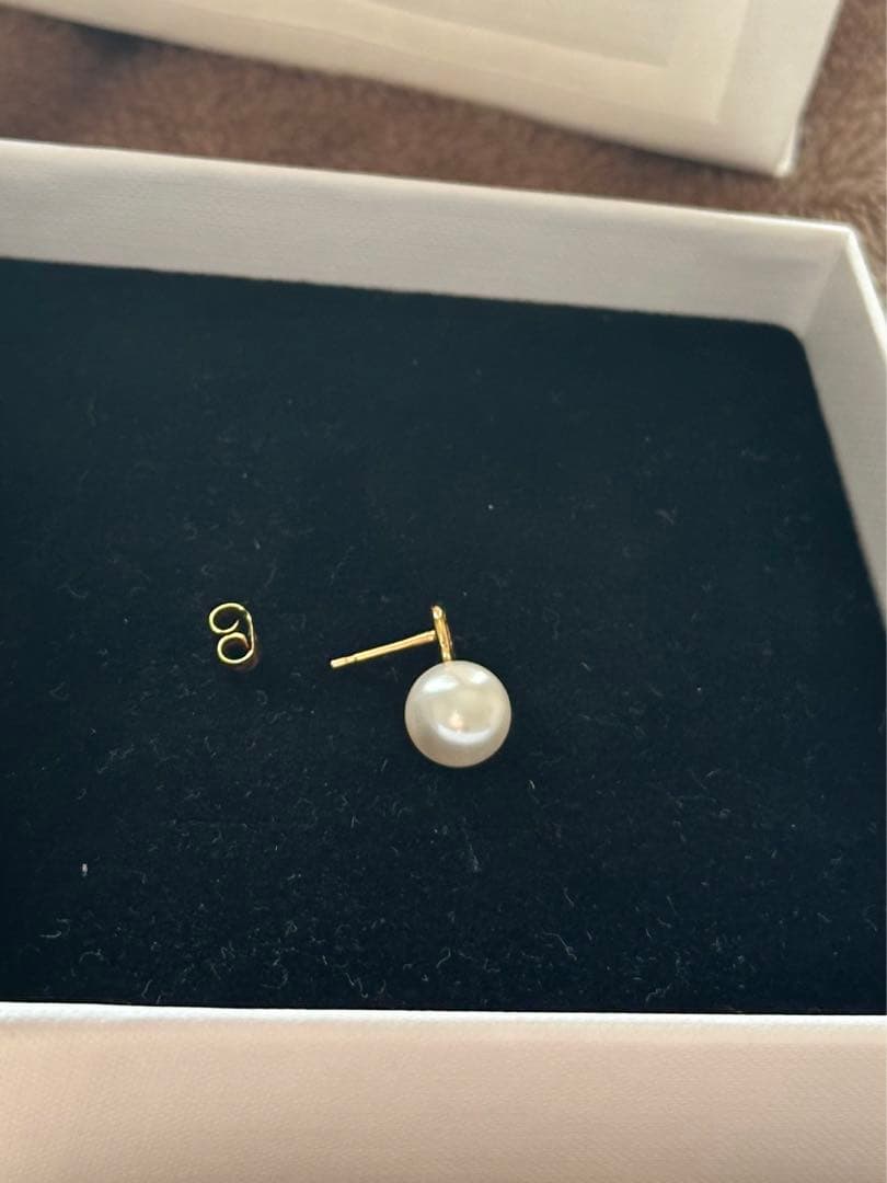 CELINE トリオンフ パールピアス