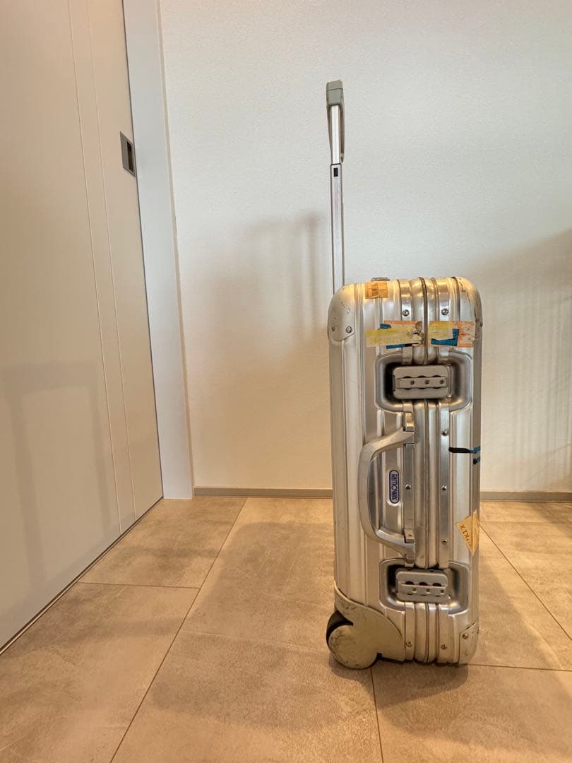 リモワ トパーズ 2輪 32L アルミスーツケース　青ロゴ　機内持込可