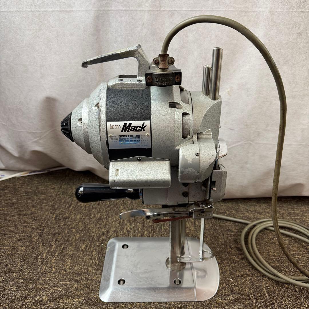 KM MACK 裁断機 カッティングマシーン