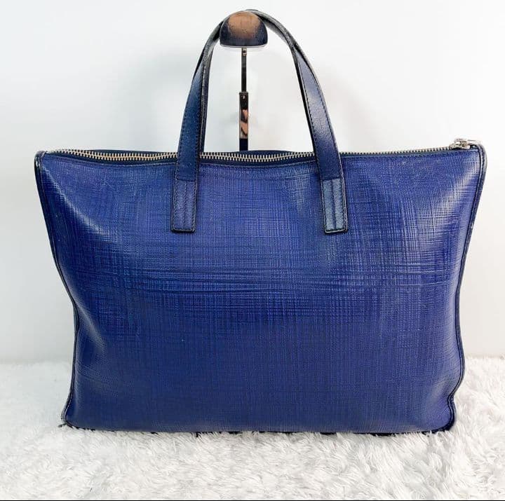 【マリエモーン】ロエベ　ニュートレド　ロゴ型押し 牛革