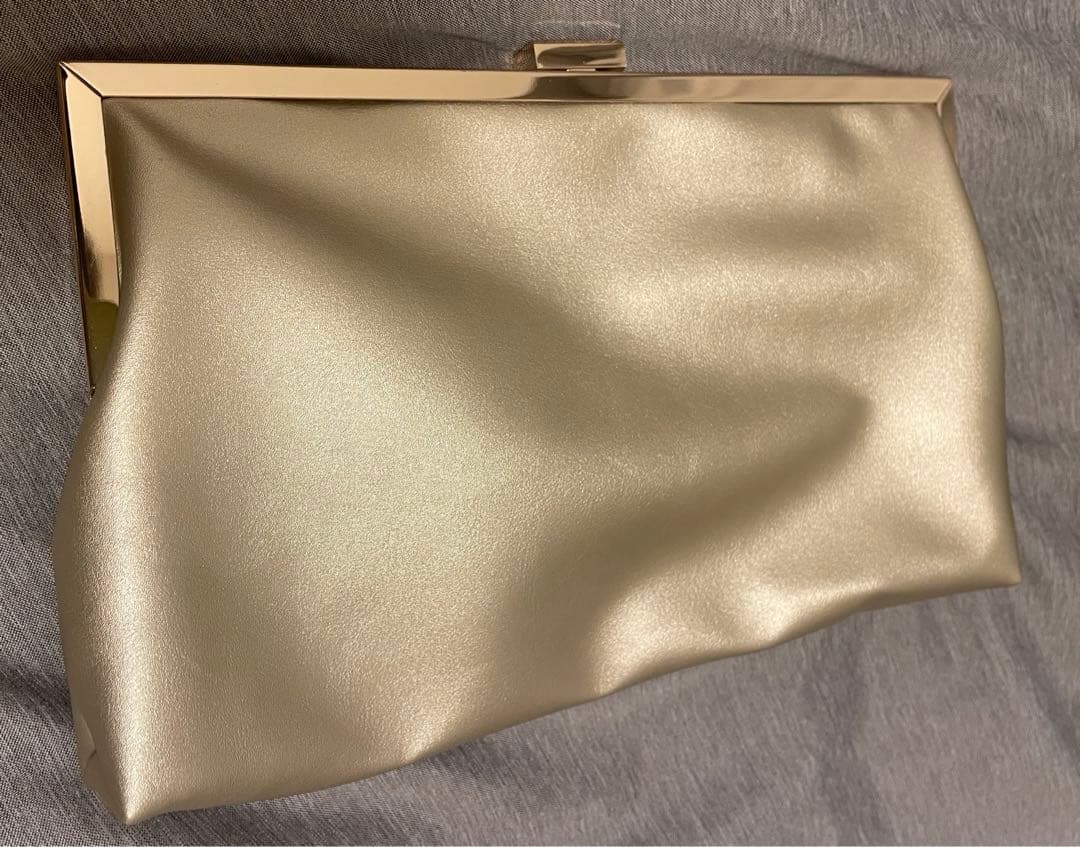 AIMER/エメ　フレアタッククラッチバッグ