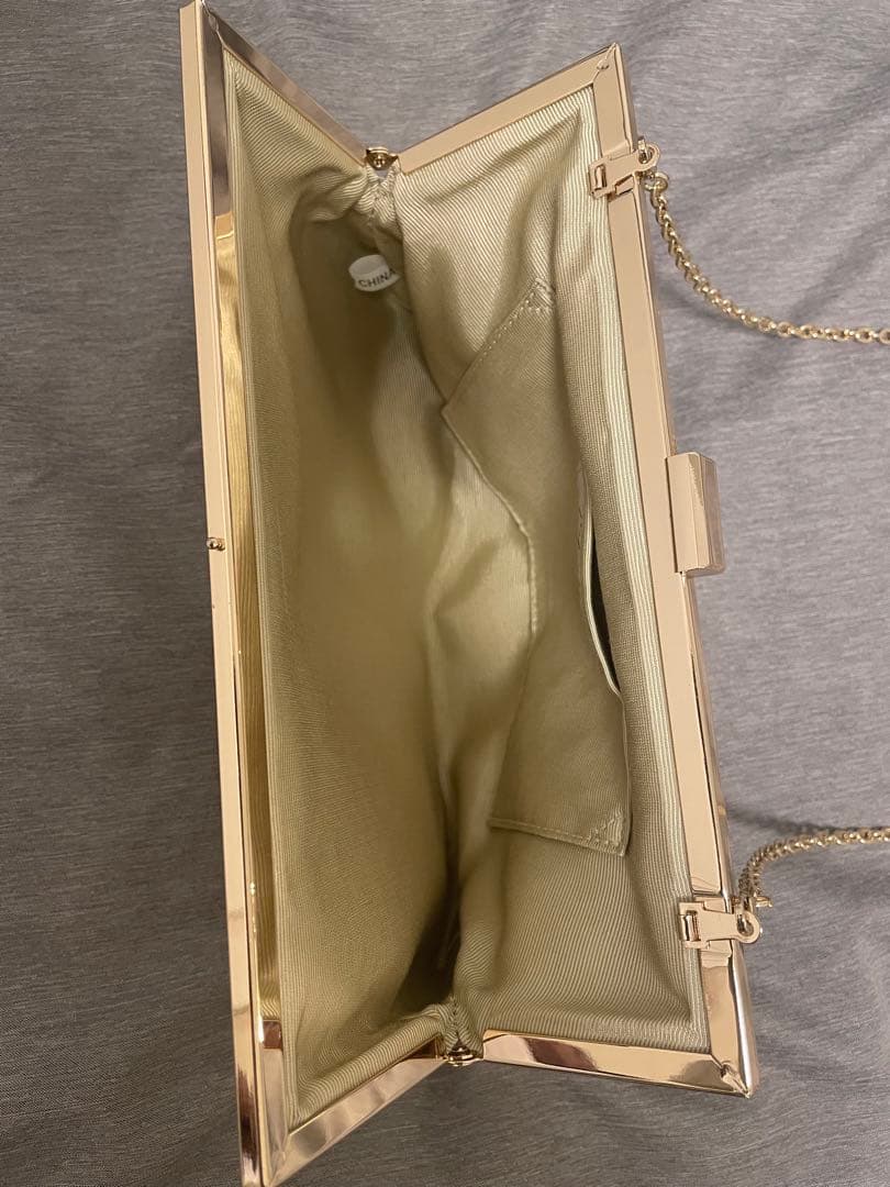 AIMER/エメ　フレアタッククラッチバッグ