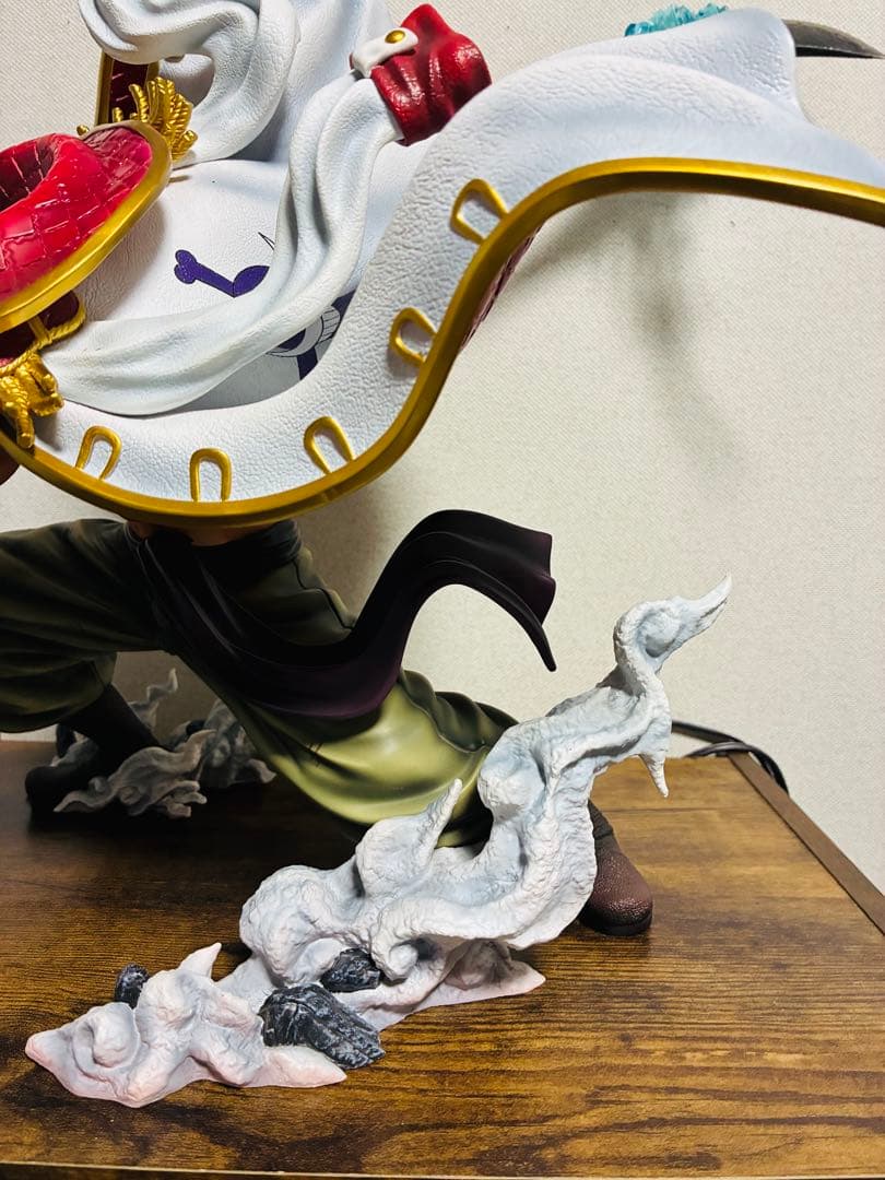 ワンピース　白ひげ　フィギュア