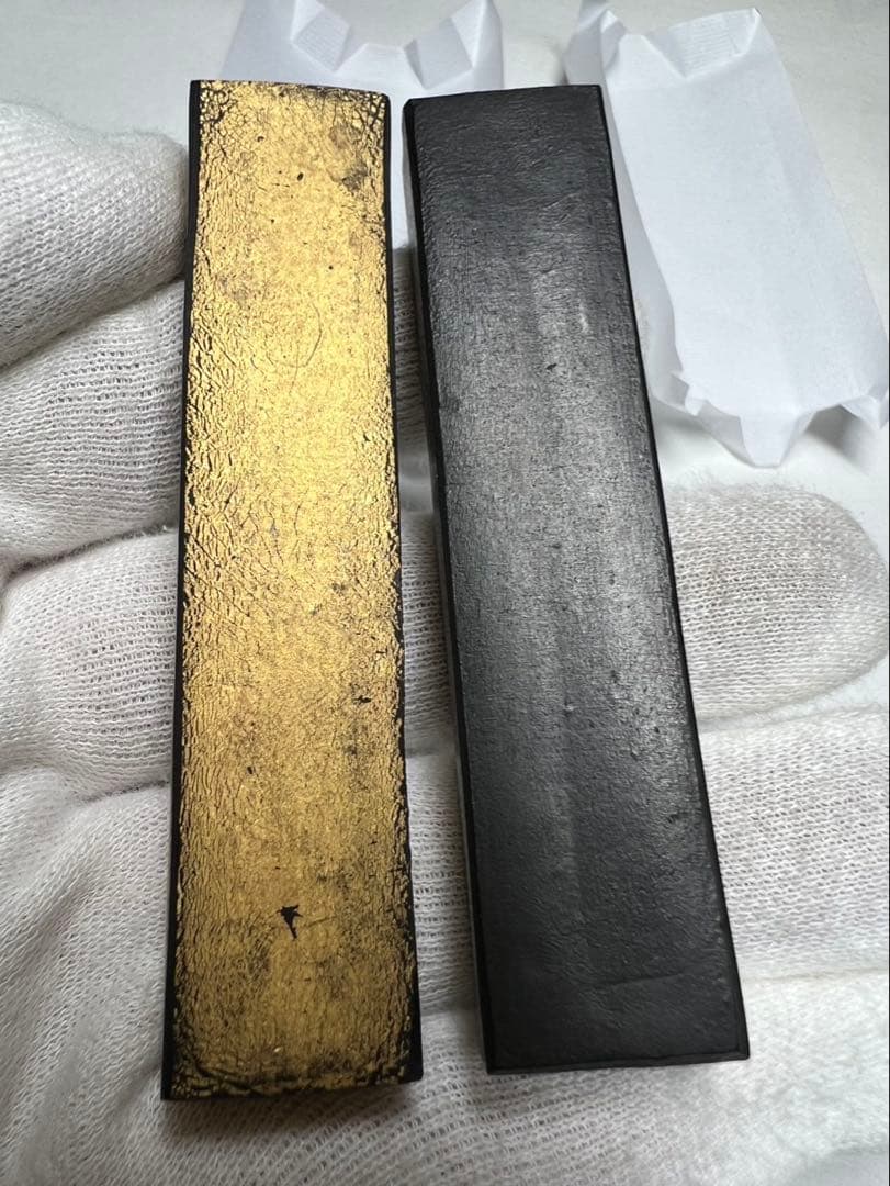 奈良老舗極印純松煙金と黒2点 最高峰一丁型枯古墨！
