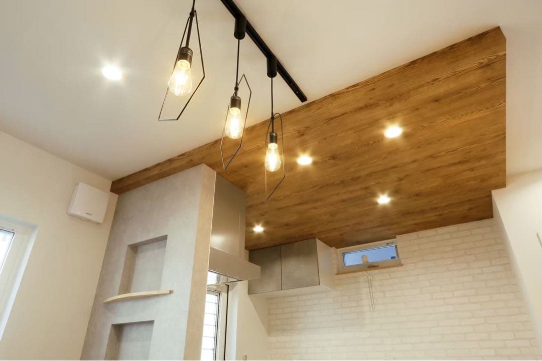 コイズミ　ペンダントライト　アイアン