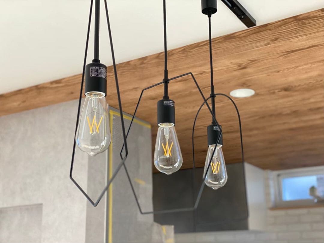 コイズミ　ペンダントライト　アイアン