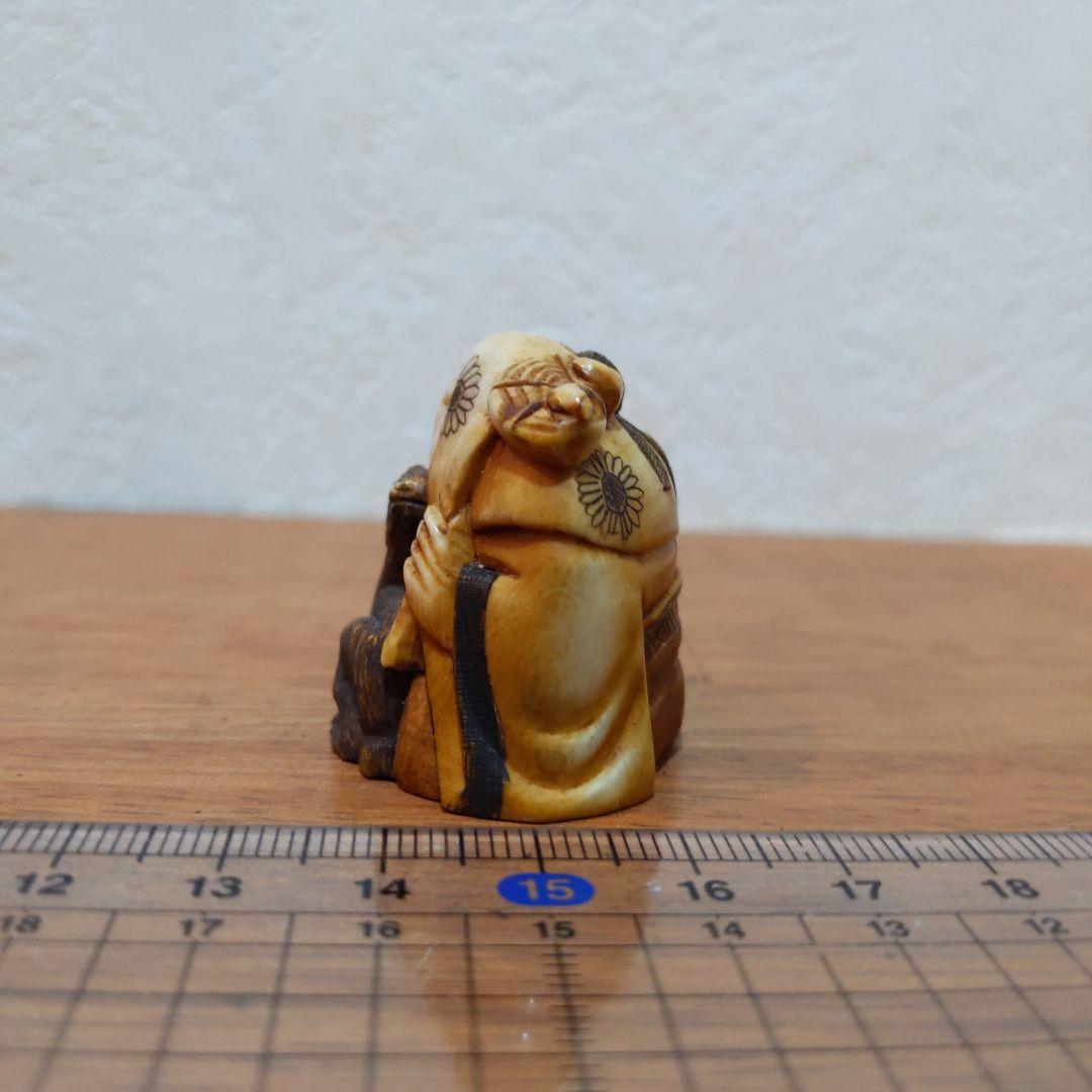 時代提げ物 七福神根付 天然素材 在銘【寿老人】高さ約3.5cm 重さ約30ｇ
