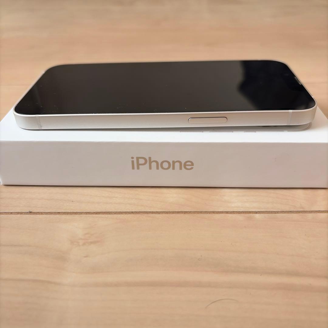 Apple iPhone 13ホワイト 本体