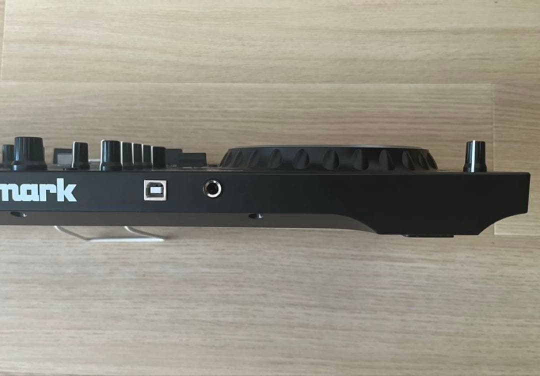 ⑥Numark Mixtrack Pro FX DJコントローラー