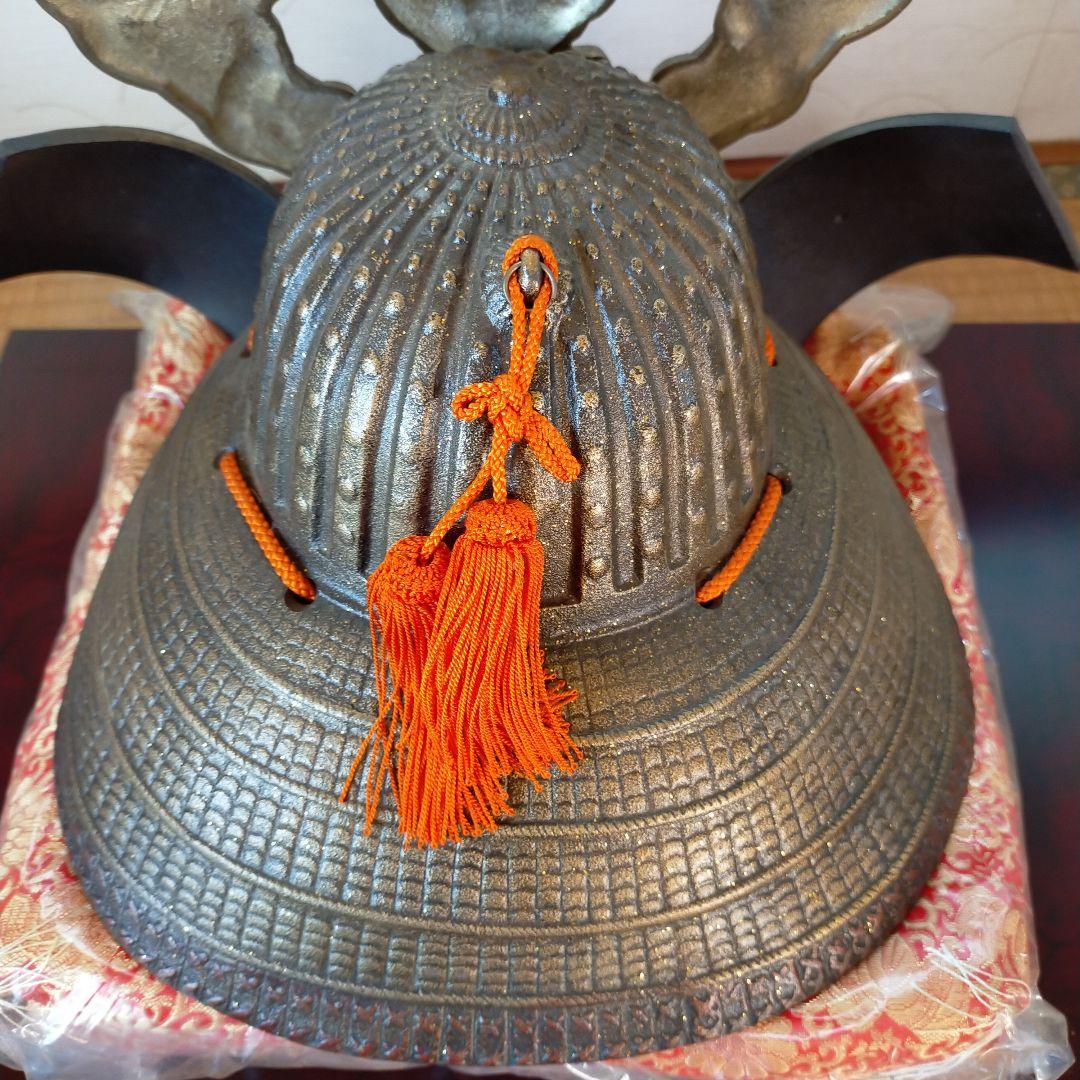 出世兜　龍虎大楠公兜　美術鋳芸　喜泉