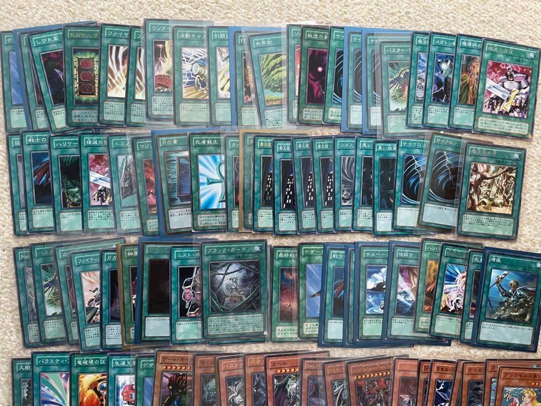 遊戯王OCGデュエルモンスターズ　カード　まとめ売り407枚　＋カードケース1個