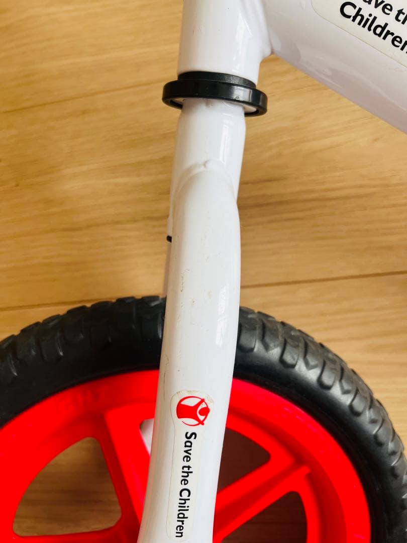 正規品　ストライダー　　STRIDER セーブザチルドレンモデル　プロテクター付