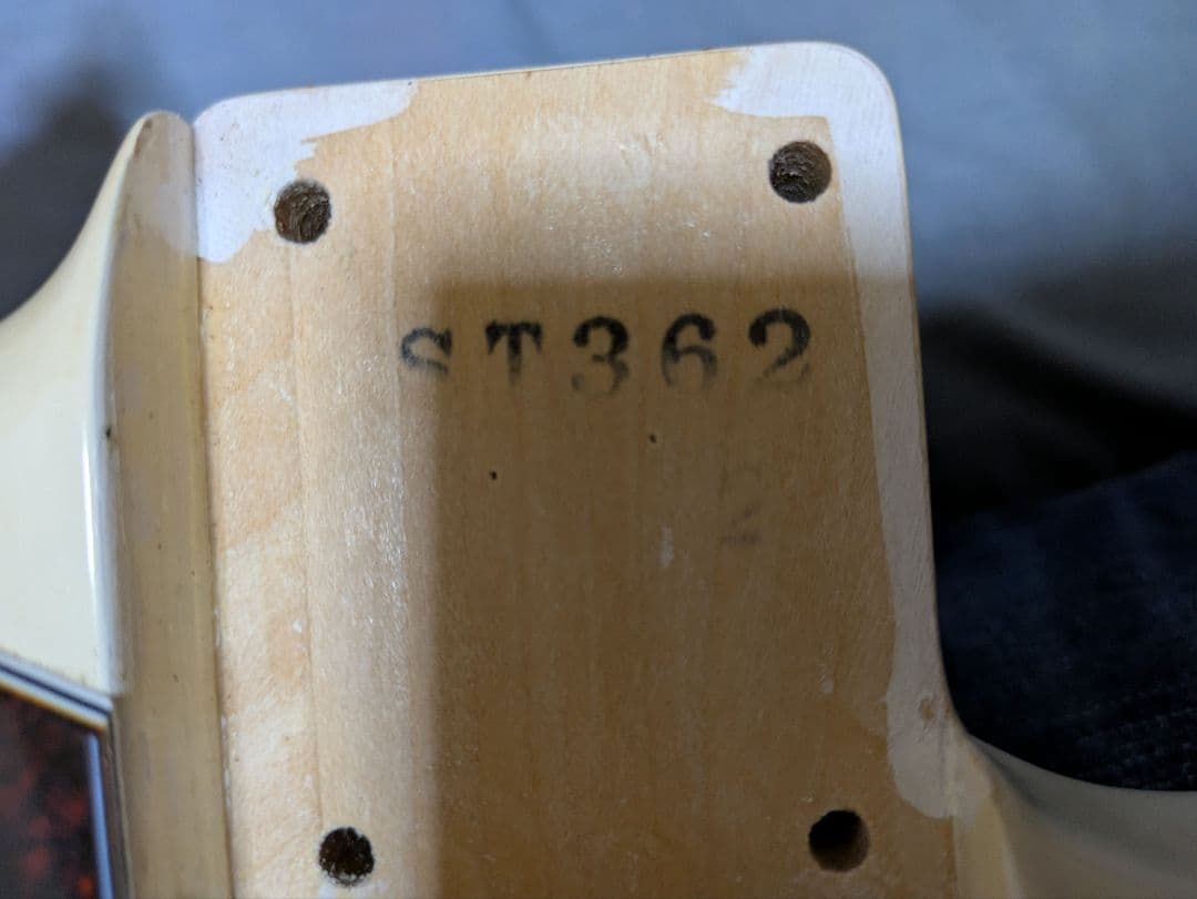 ギター fender japan st62 mod